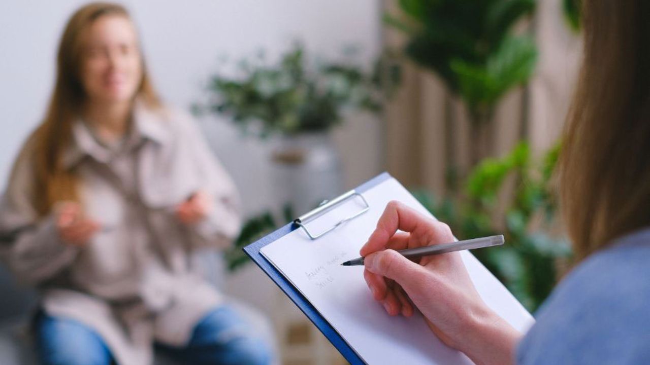 Ansia e stress: +30% di studenti in soli tre anni. Blocco negli studi e disorientamento lavorativo le principali cause