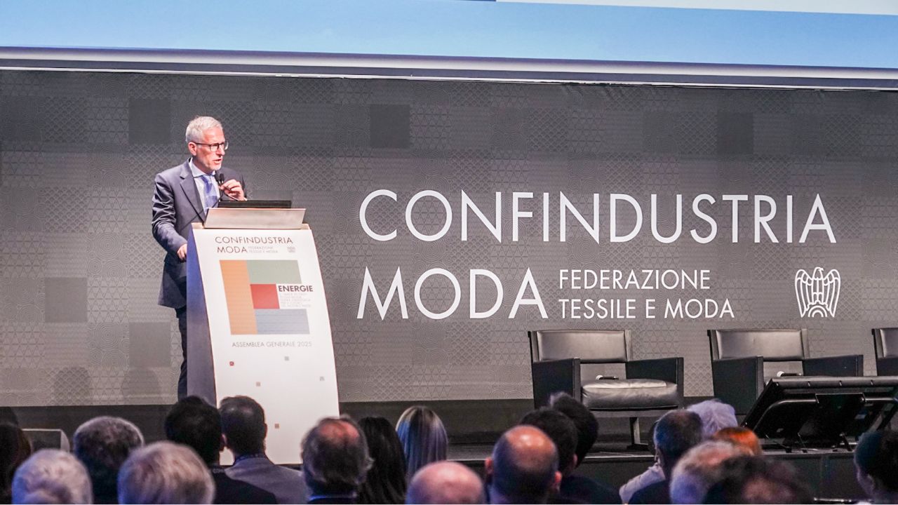 «Il sistema moda italiano è sotto attacco». Sburlati (Confindustria Moda): «L’invasione dei prodotti cinesi sta distruggendo il nostro mercato»