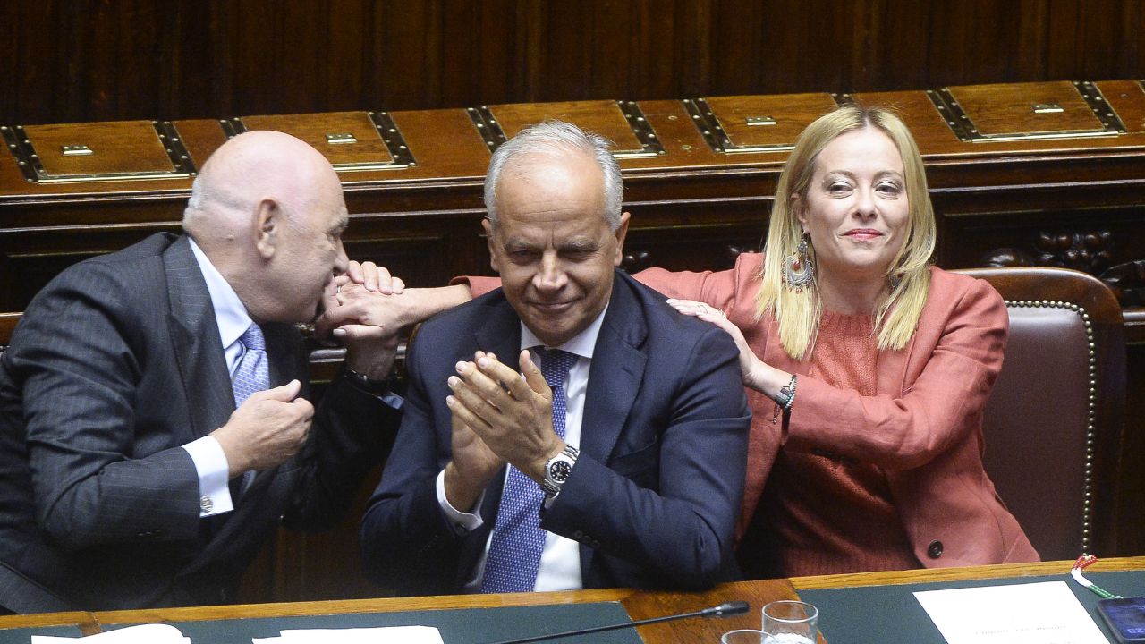 Perché cresce FdI mentre cala la fiducia nel Governo? I numeri YouTrend