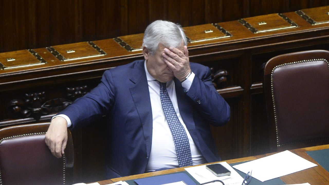Il diritto “vale fino a un certo punto”? L’indignazione dei giuristi contro le parole di Tajani 
