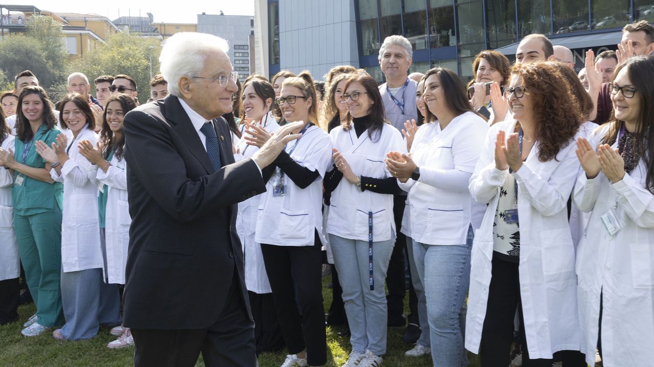 Mattarella vola in Estonia: visita alla base di Amari, l’avamposto italiano della NATO ai confini con la Russia
