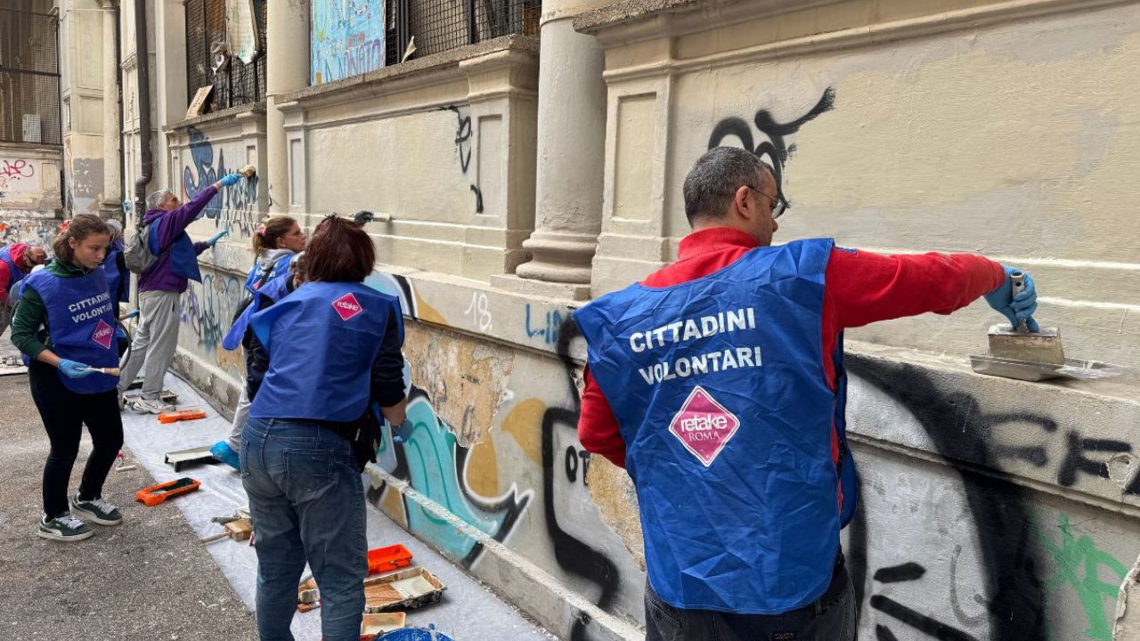 Esquilino rinasce: 200 kg di rifiuti raccolti e 40 piante messe a dimora