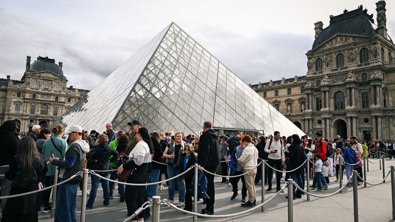 Svolta nella rapina al Louvre: arrestati due sospettati a Parigi