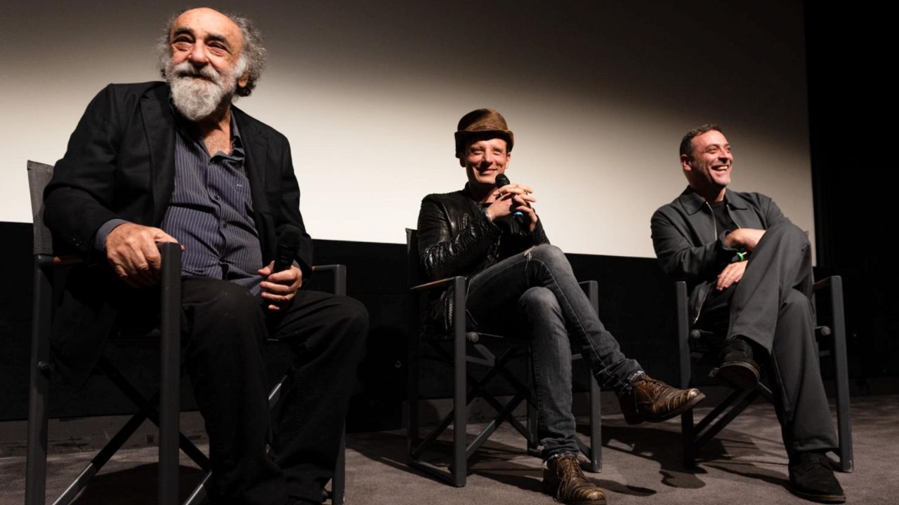 “Lo Psicologo” con Alessandro Haber, la follia contemporanea nella serialità breve