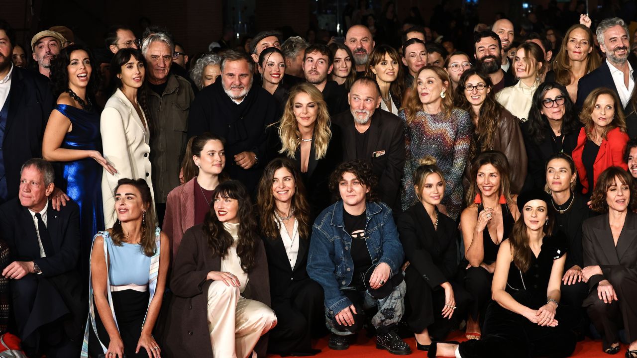 Il red carpet si trasforma in protesta con UNITA: lavoratori del cinema uniti contro i tagli ai fondi