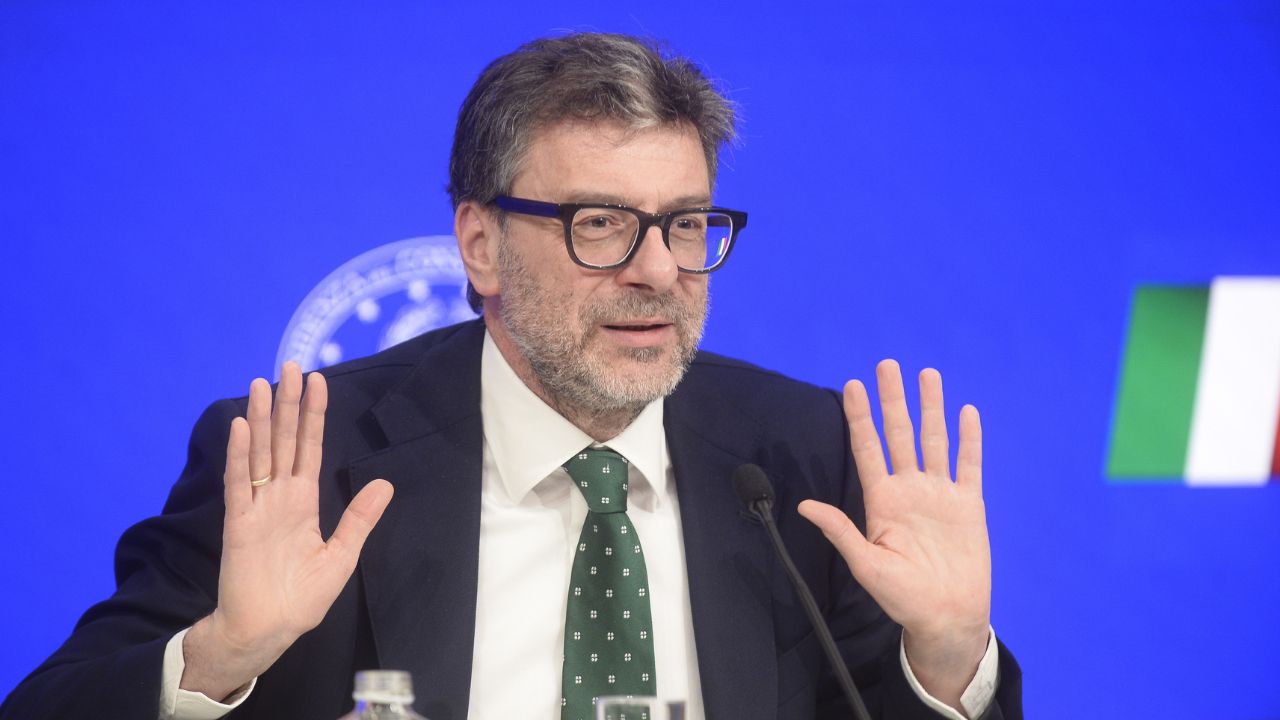 La beffa del 3,1% e la manovra che si restringe: Giorgetti aveva avvisato la maggioranza
