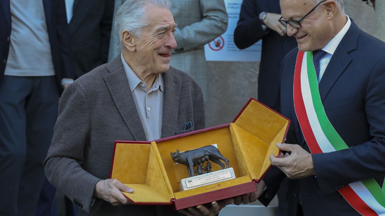 De Niro, doppia festa a Roma: “L’America ne ha abbastanza di Trump. Roma è un’opera d’arte vivente”
