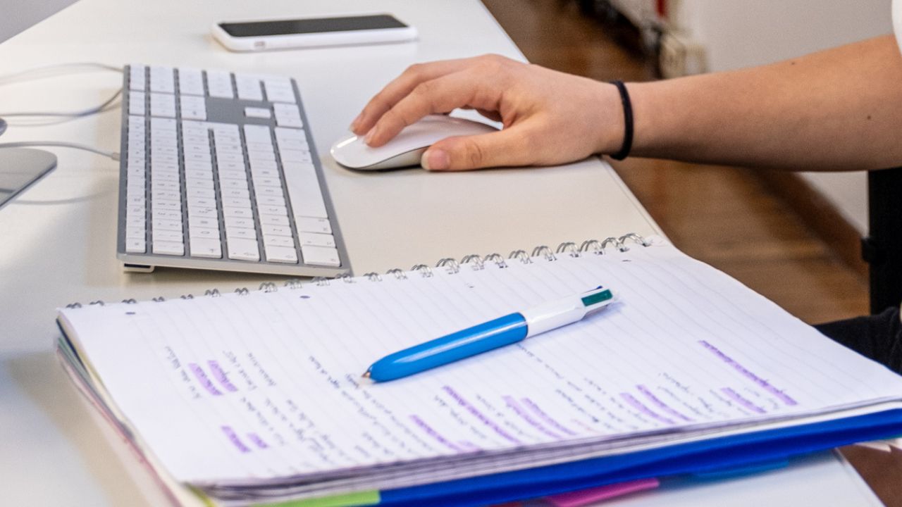 Adolescenti di oggi: tra cultura, tecnologia e nuove fragilità