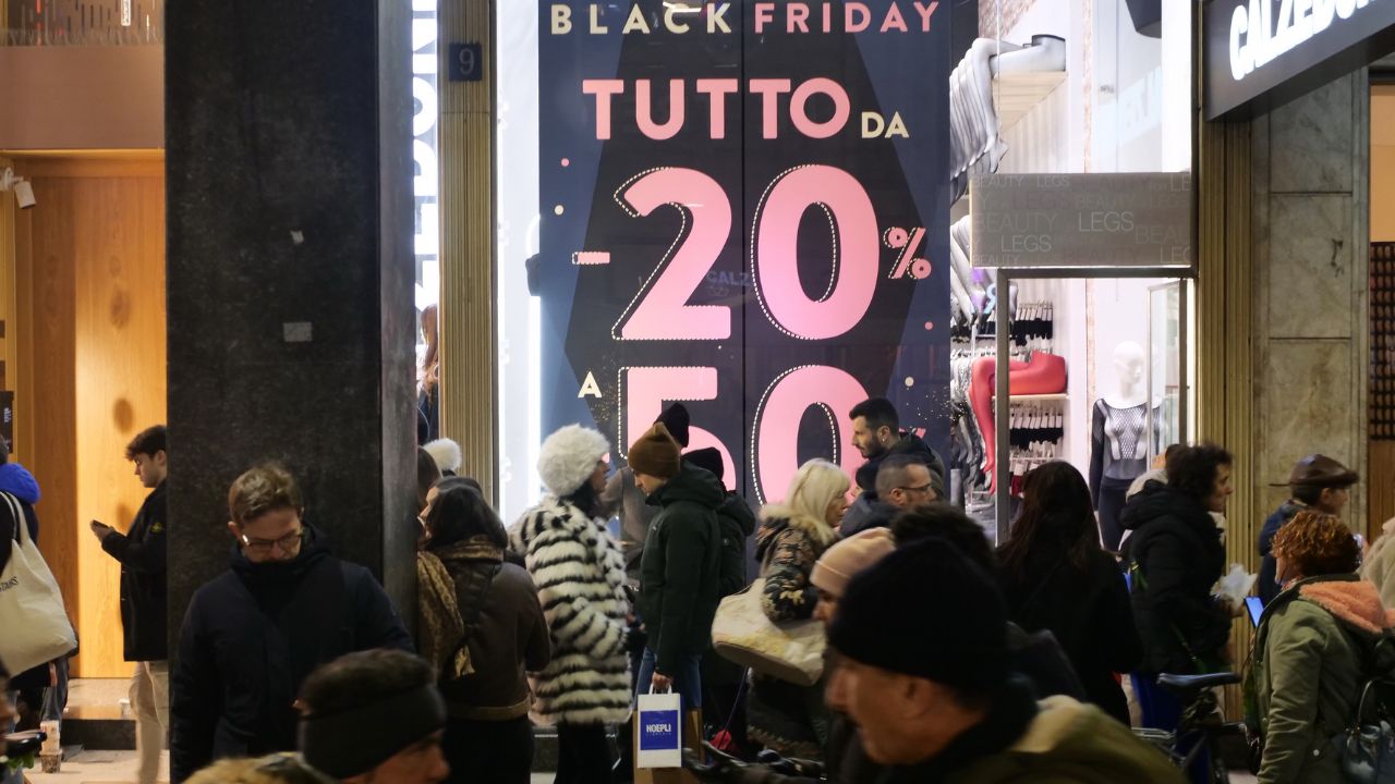 Black Friday 2025: italiani pronti a spendere di più, ma resta lo scetticismo sugli sconti