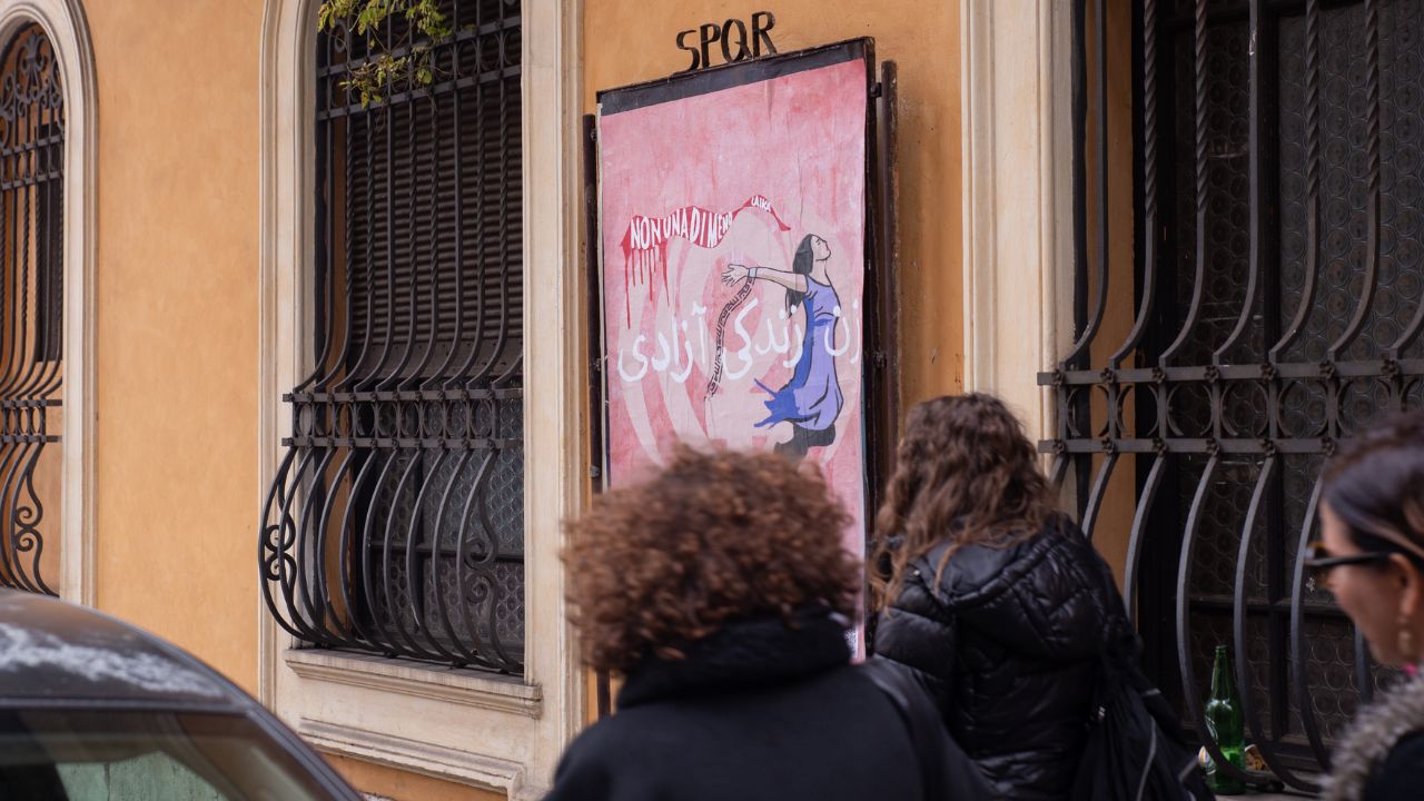 “Figliə della Tempesta”, titolo della nuova opera urbana di Laika