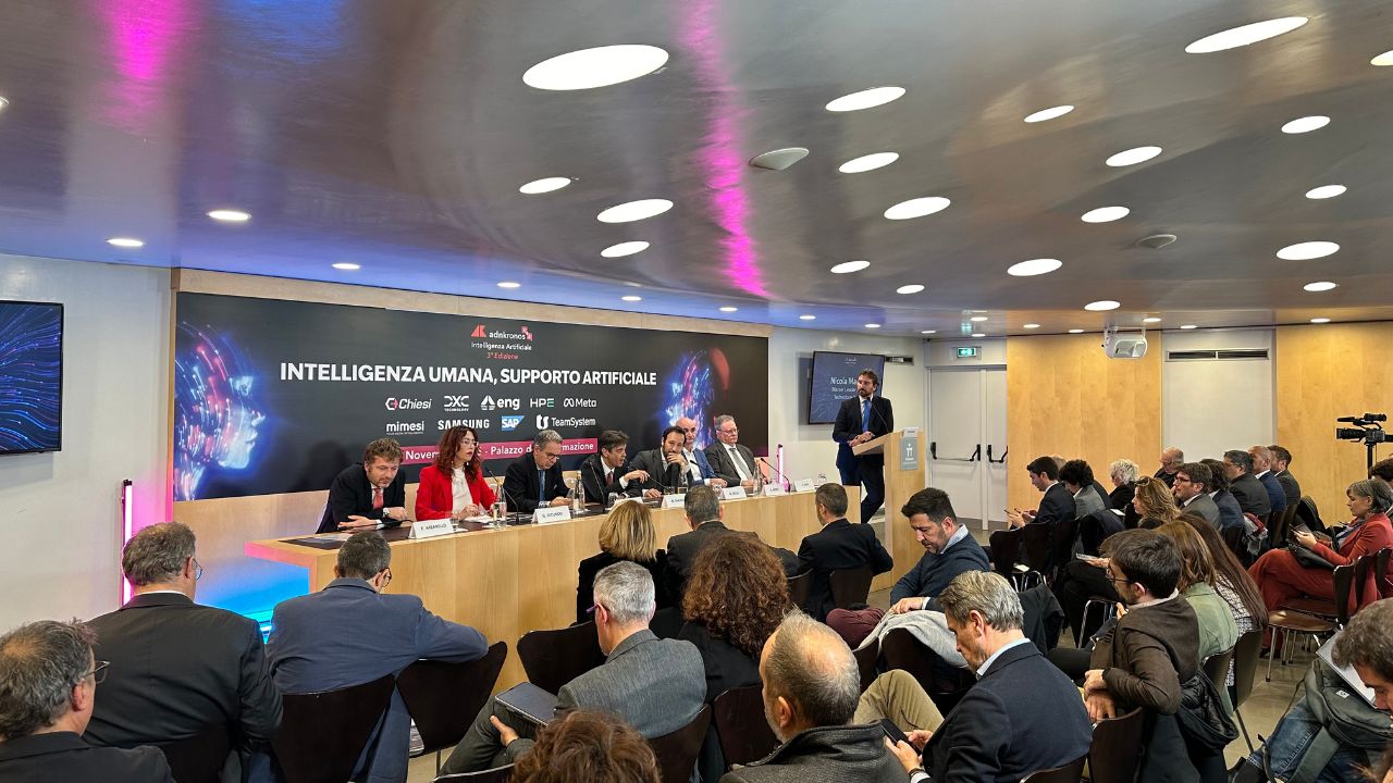 AI, aumenta l’uso quotidiano e cala lo scetticismo: gli italiani chiedono più regole e più formazione