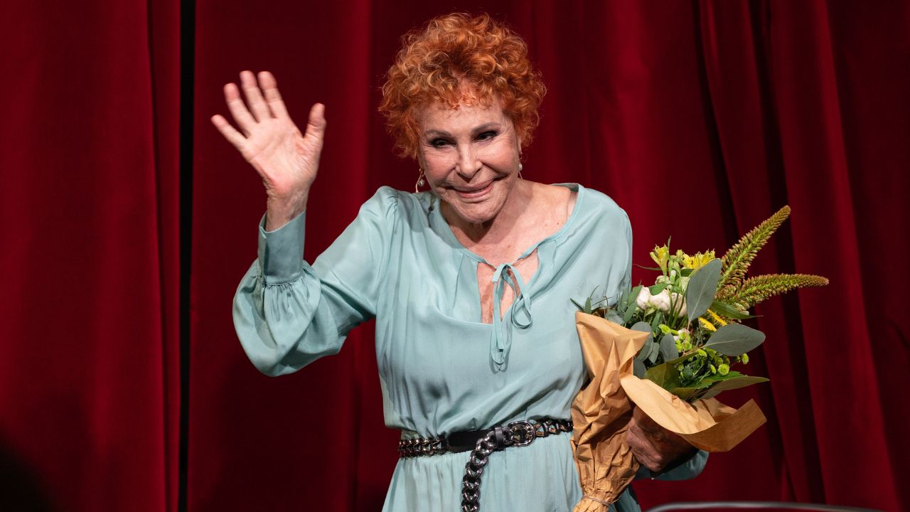 Addio a Ornella Vanoni, la voce “senza fine” della musica italiana
