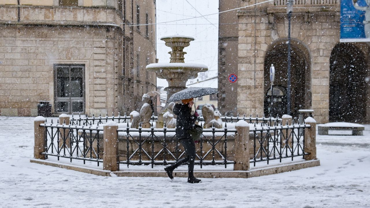 Maltempo in arrivo: primo vero freddo della stagione e neve sotto i 1000 metri