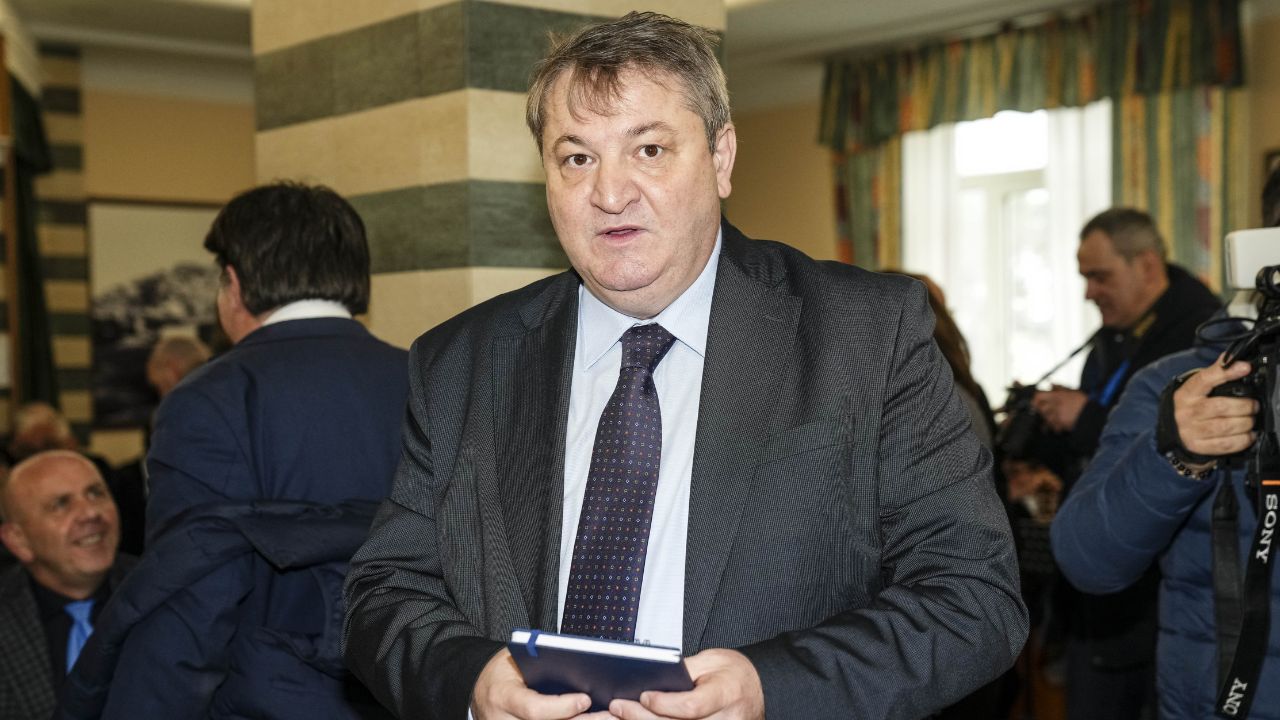 Processo per il governatore del Molise Francesco Roberti, accuse di corruzione e opposizioni all’attacco