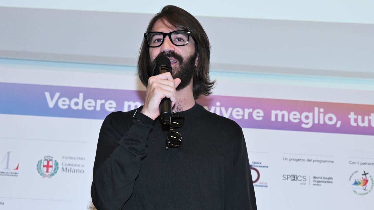 La “giornalite” di Leonardo Del Vecchio: sfuma Gedi, ora punta Il Giornale degli Angelucci