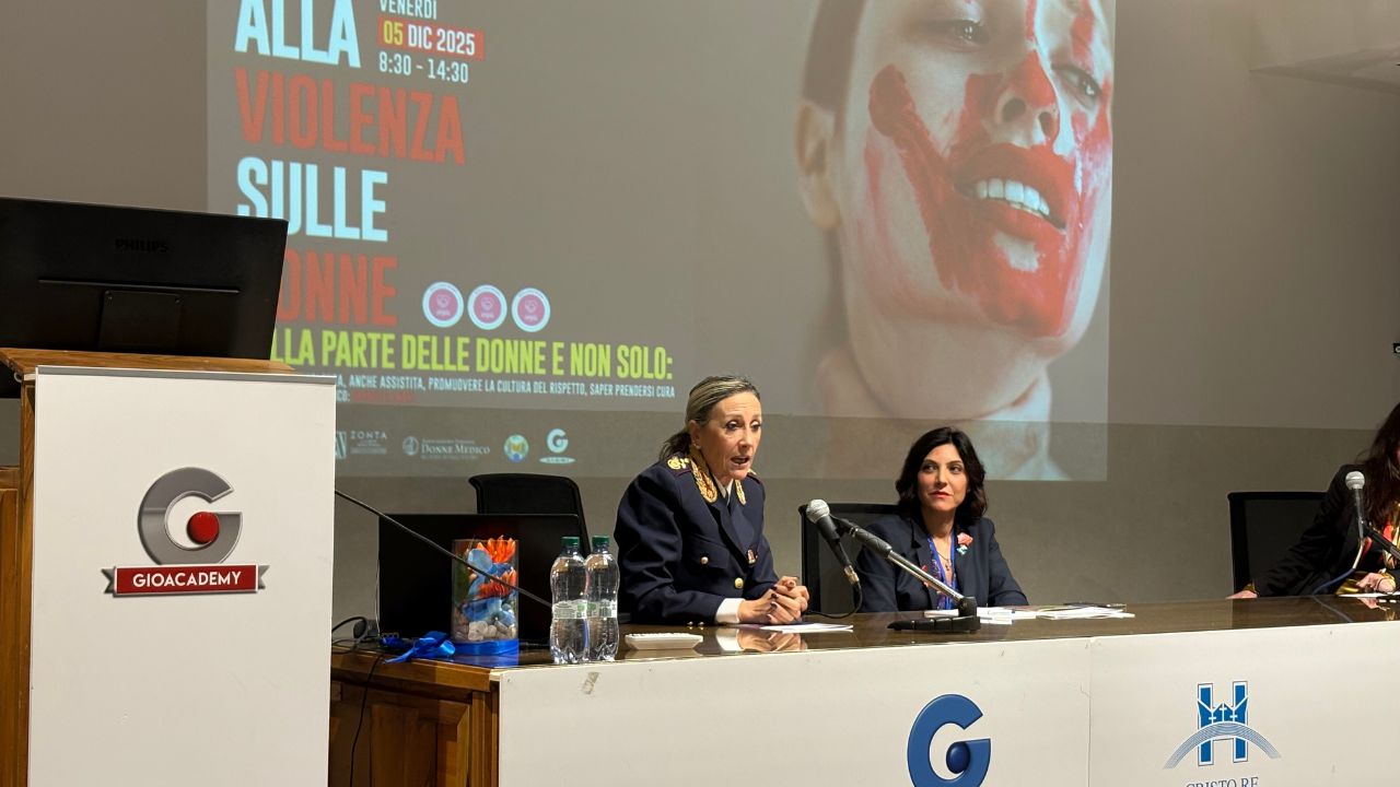 Stop alla violenza sulle donne: “Un percorso che riguarda tutti”. Medici, forze dell’ordine e professionisti al convegno del Cristo Re