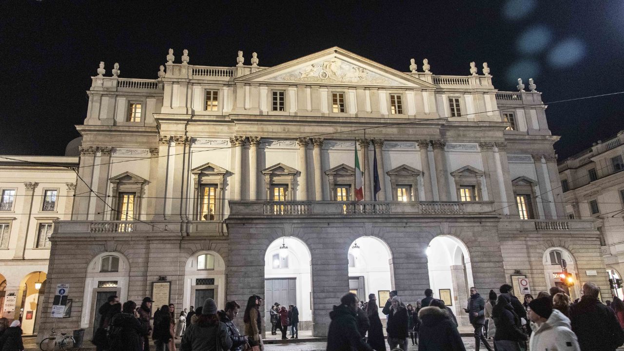 Prima della Scala, tutto esaurito per “Lady Macbeth”: 2.000 spettatori per la serata più attesa dell’anno