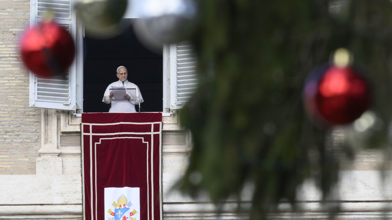 Angelus di Santo Stefano, il Papa invita alla pace: “Nelle situazioni di conflitto promuovere dialogo, riconciliazione e fraternità”