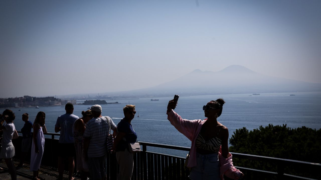 Napoli, Host Italia: “Regole sproporzionate sull’extralberghiero. Pronti anche alla serrata”