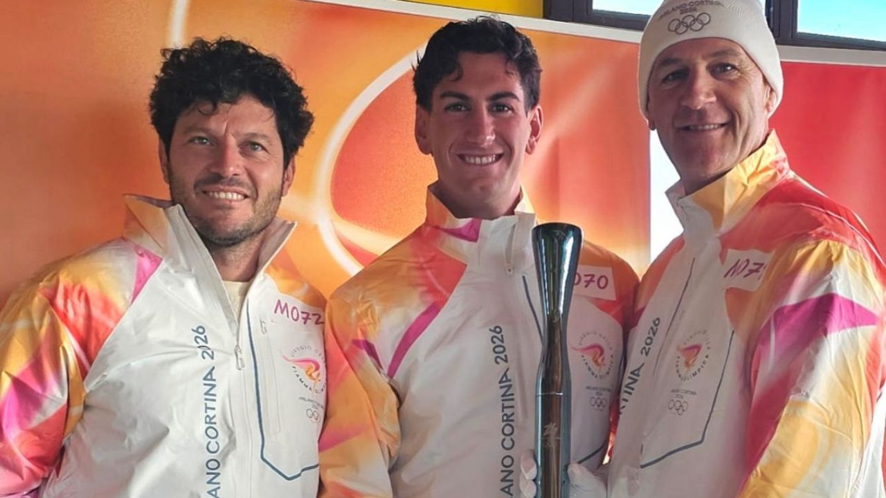 Milano Cortina: la fiamma olimpica a Sabaudia nel segno della famiglia Sartori e di Romano Battisti