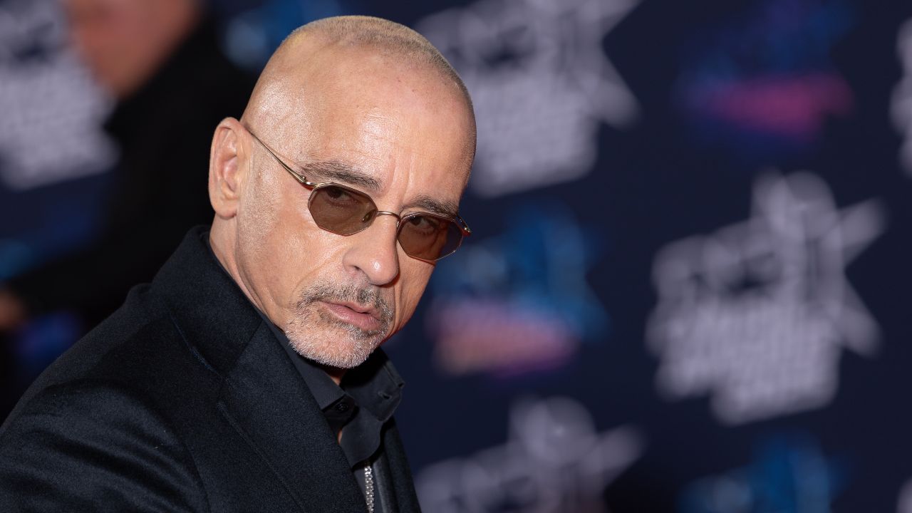 Il vicino di Eros Ramazzotti chiede oltre 200 mila euro di danni: «Casa puntellata da un anno dopo i lavori al piano di sopra»