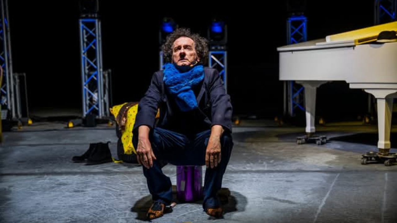 Roberto Maria Azzurro in scena con “Scende giù per Toledo” all’Off Off Theatre