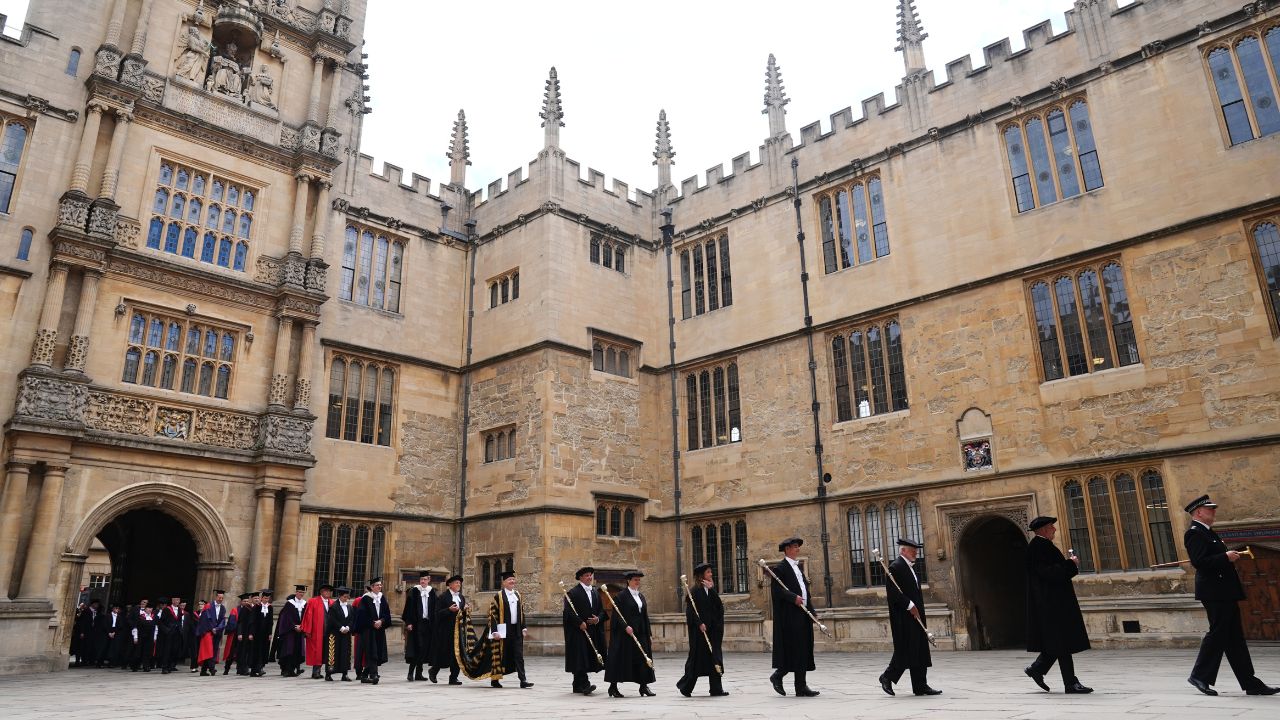 “Rage bait” è la parola dell’anno 2025 per l’Oxford English Dictionary