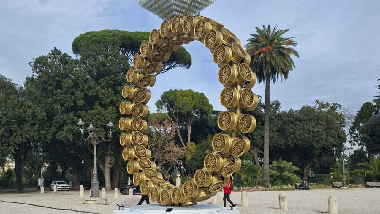 “Solitário” l’opera di di Joana Vasconcelos alla Terrazza del Pincio