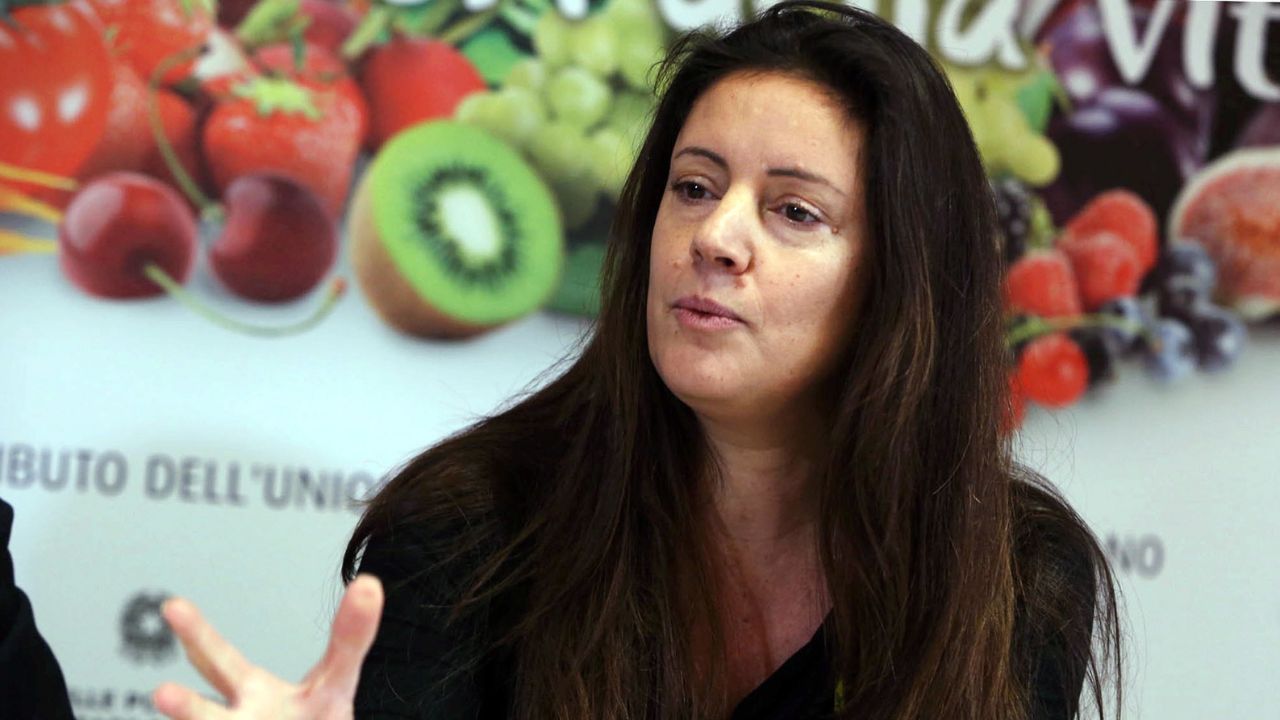 Nuova piramide alimentare, l’esperta Elisabetta Bernardi: “L’attenzione si sposta sulla qualità dei cibi” 