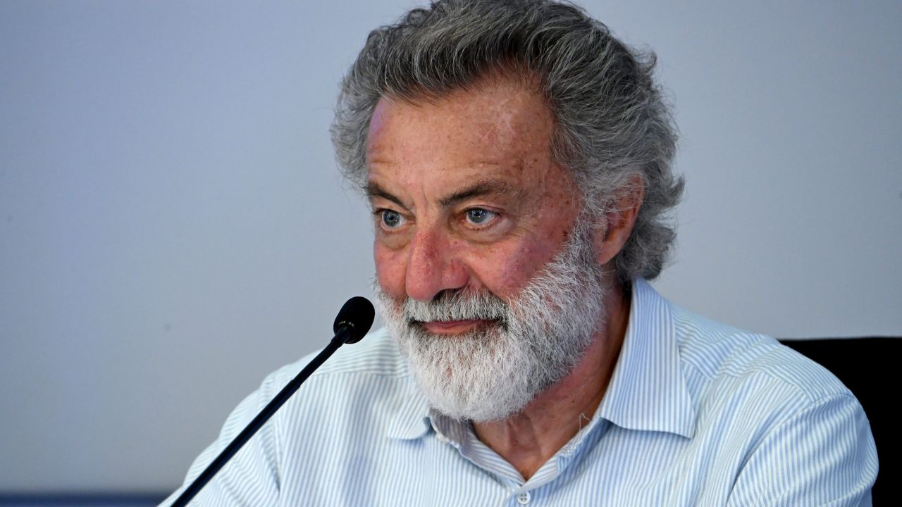 “Ti sfido a duello. A cazzotti o con la spada, scelga lui”: Barbareschi alza il tiro contro Ranucci dopo l’affondo di Report sui fondi al Teatro Eliseo