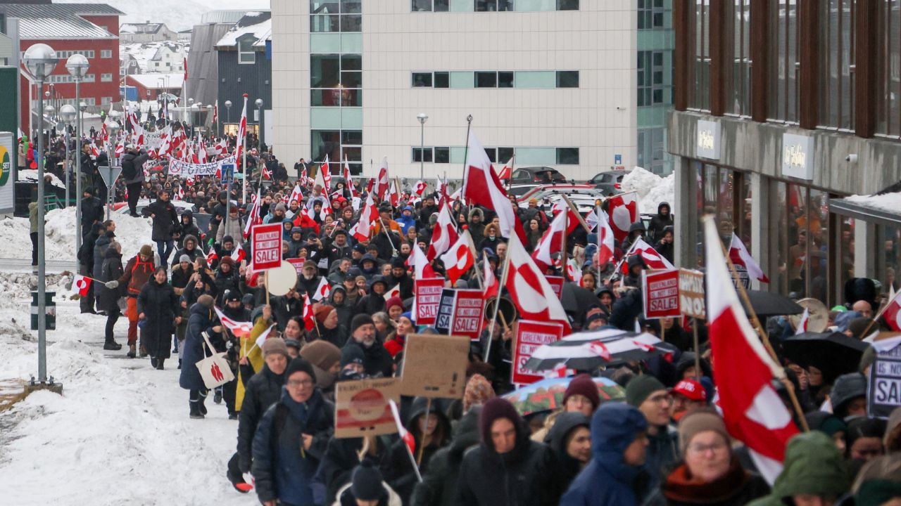 Copenaghen, manifestazione contro i piani USA su Groenlandia