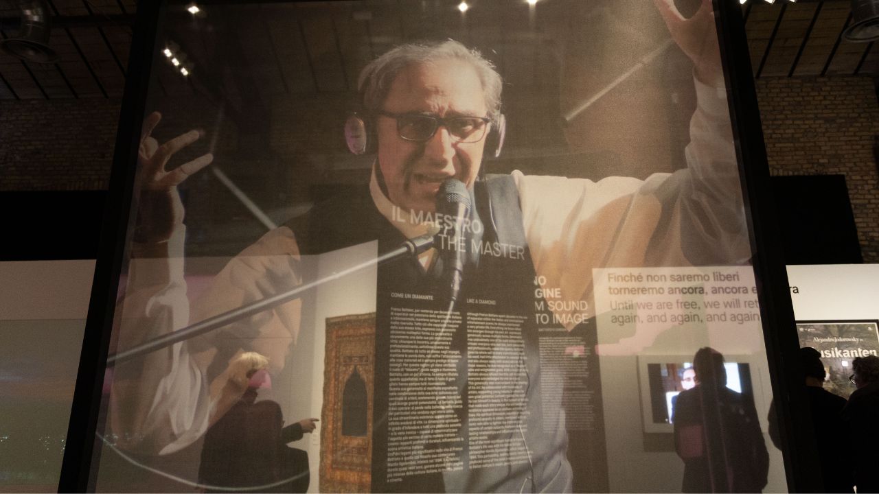 Nel segno di uno dei più amati artisti della musica italiana: la mostra-evento su Franco Battiato