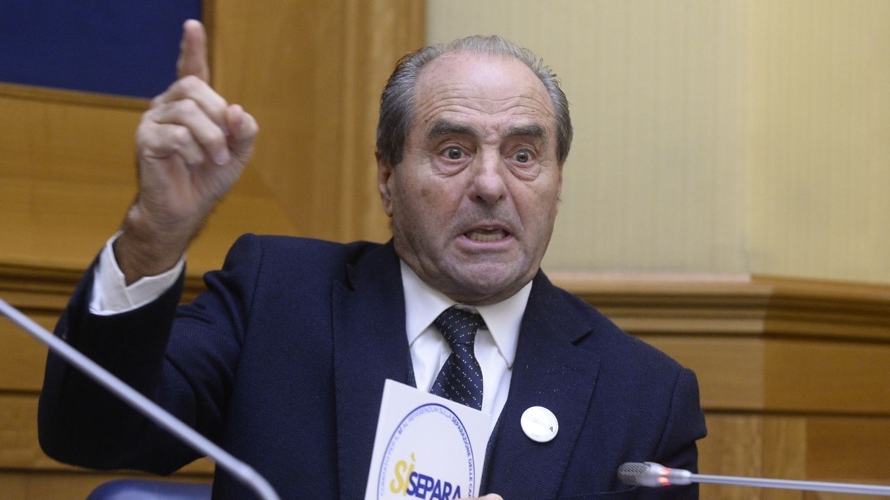 Il mistero di Raul Gardini, la pistola spostata e i 75 miliardi scomparsi: dopo 33 anni Di Pietro rompe il silenzio sul suicidio che cambiò l’Italia