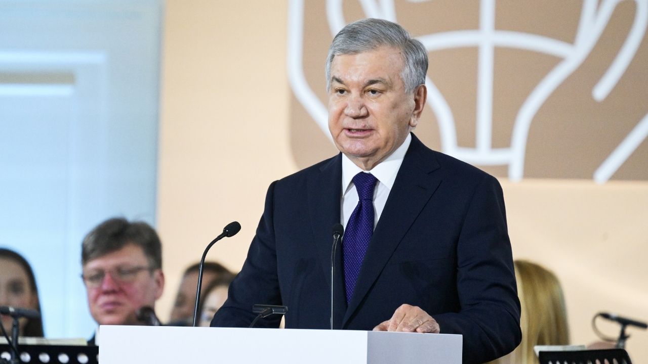 Italia-Uzbekistan, Meloni a Tashkent: “Rapporto strategico, focus su materie prime e agroindustria”