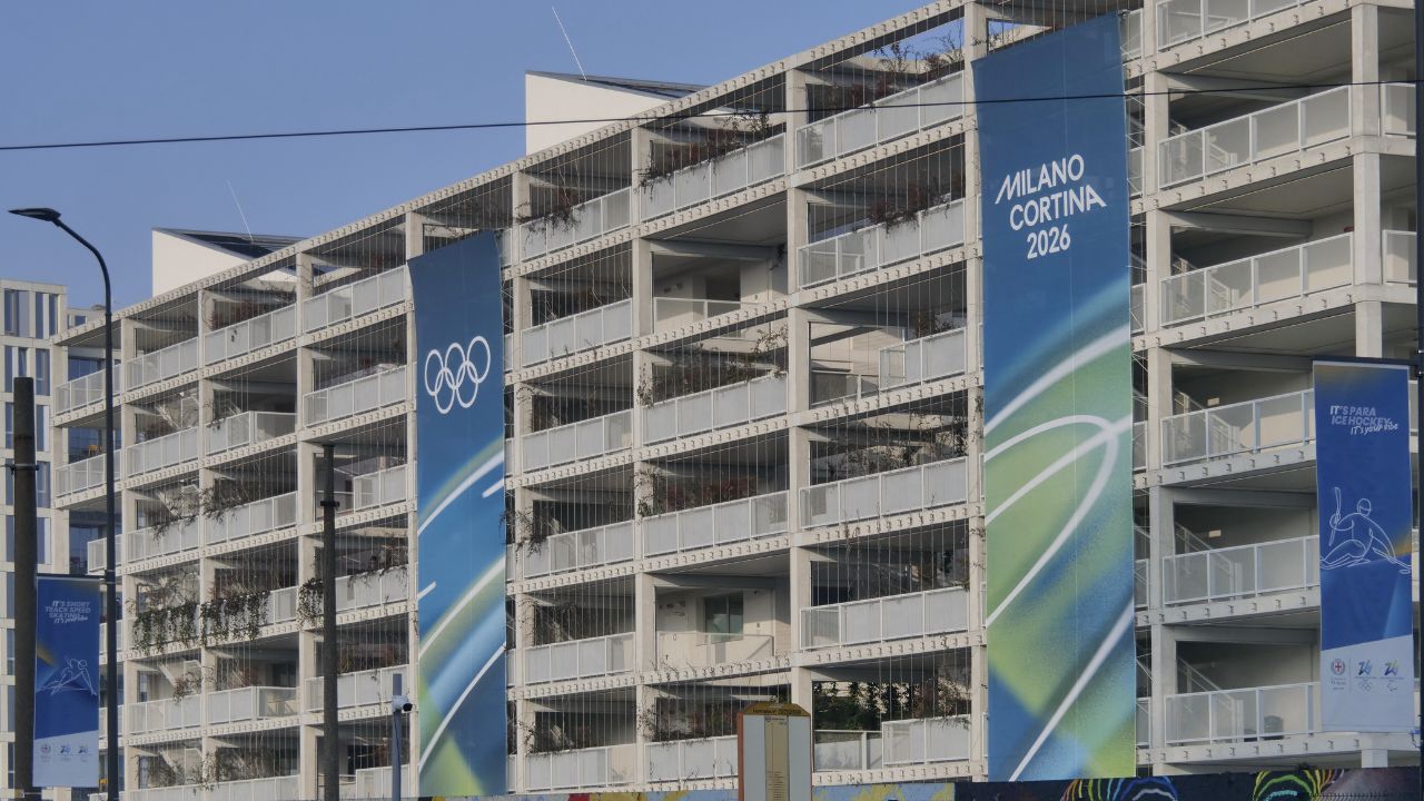Per Milano-Cortina portatevi i calzini pesanti agenti al gelo senza dotazioni adeguate, esplode la protesta della Polizia alla vigilia delle Olimpiadi invernali