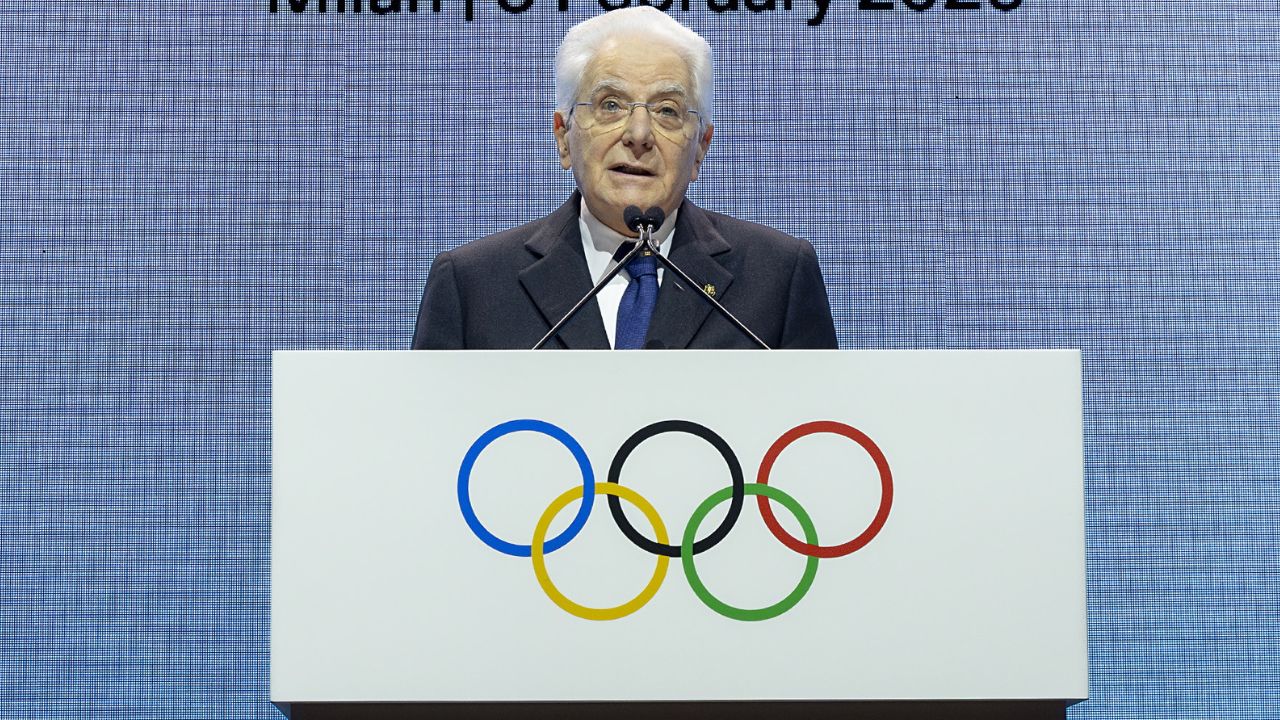 Mattarella arriva in tram a San Siro: la sorpresa dei Giochi accende lo stadio e l’orgoglio italiano