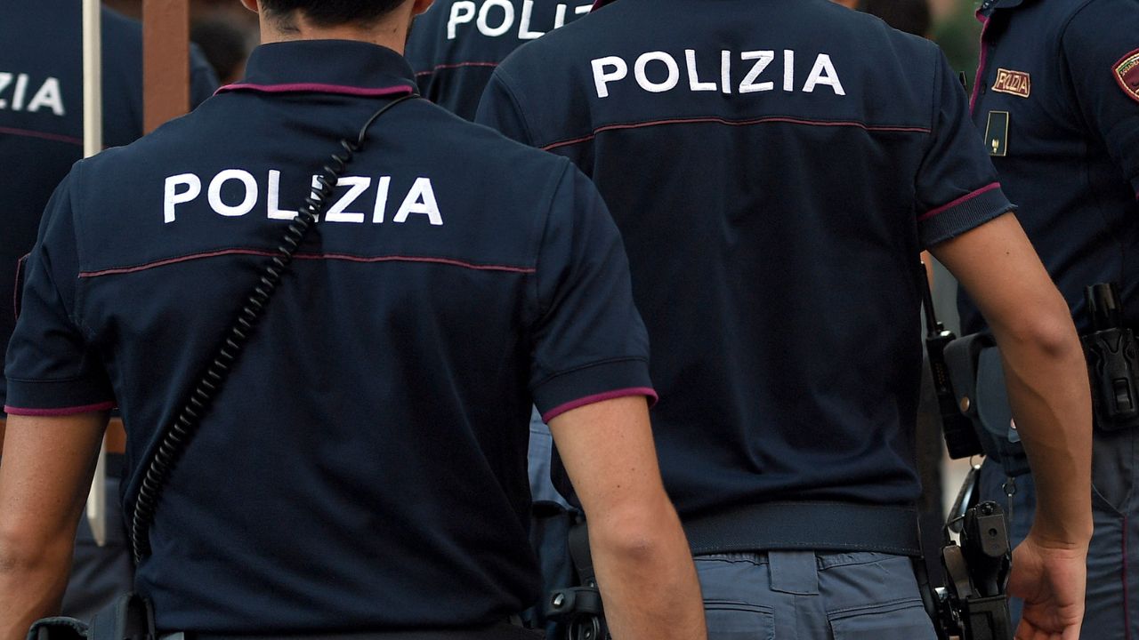 Un poliziotto a Temptation Island senza permesso, Pisani lo licenzia: il Tar lo riammette e ora chiede a Mediaset la verità sulla puntata “incriminata”