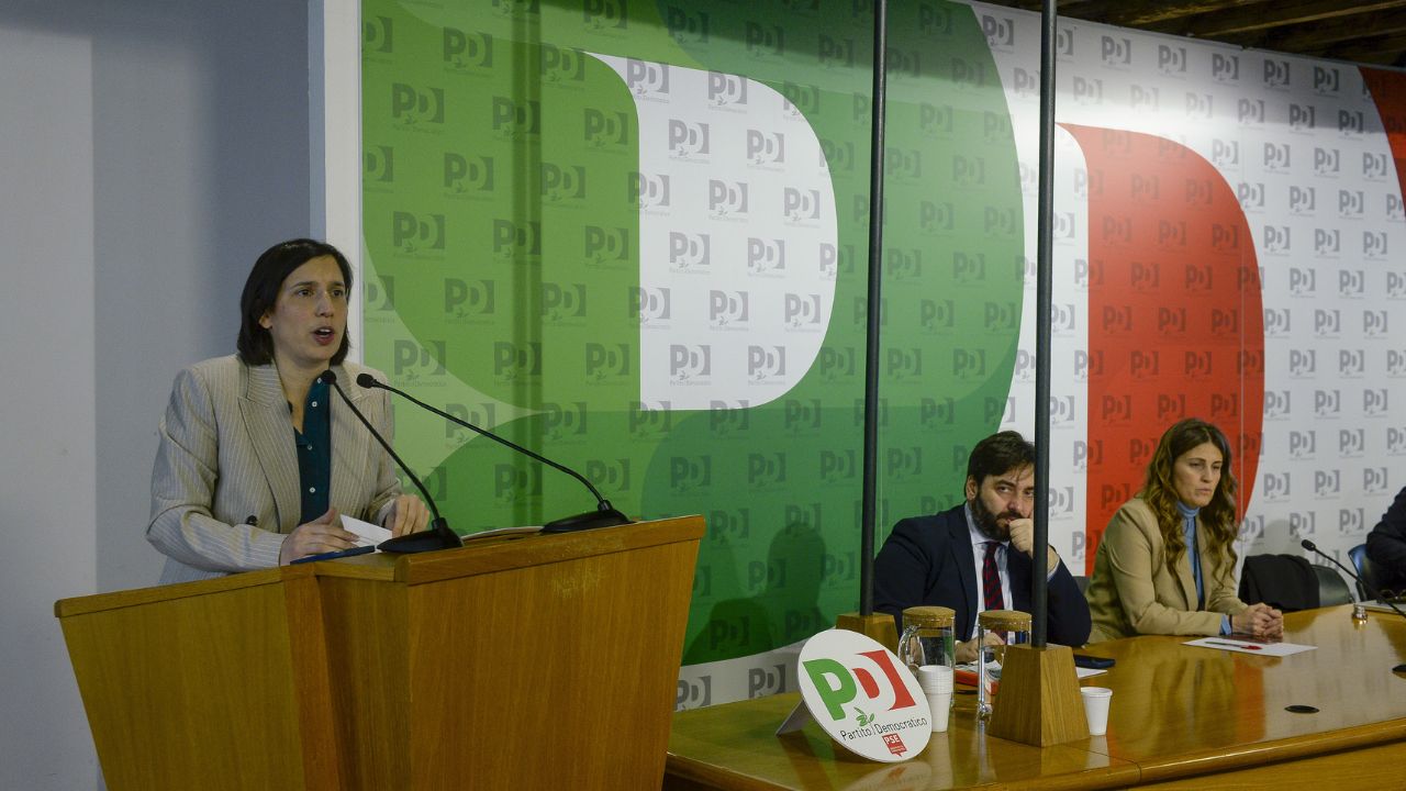 Il PD scivola sul ghiaccio delle Olimpiadi: video per il “no” con Mosaner e Constantini, ma scatta la protesta e il post sparisce