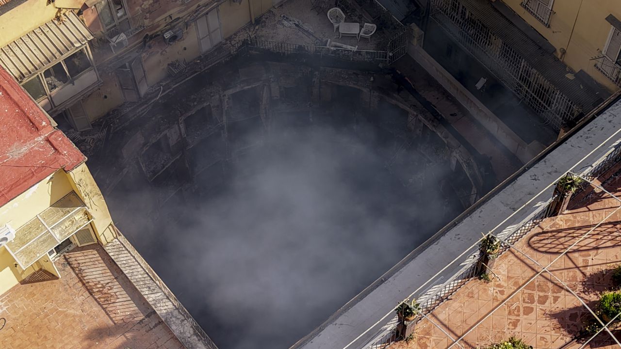 Il giorno in cui Napoli ha visto bruciare il suo cuore: il Teatro Sannazaro