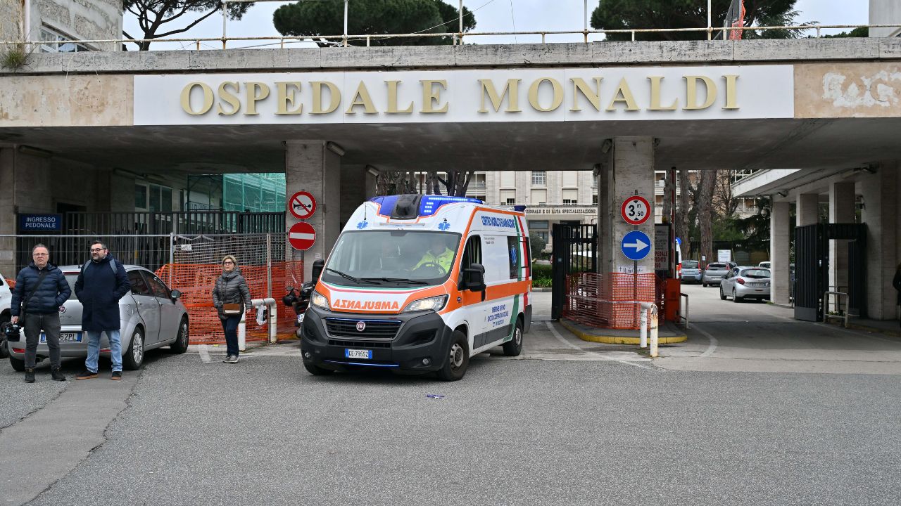 La lotta per la vita del bambino dal cuore bruciato: un organo compatibile, una madre richiamata nella notte, l’Italia che aspetta senza respirare