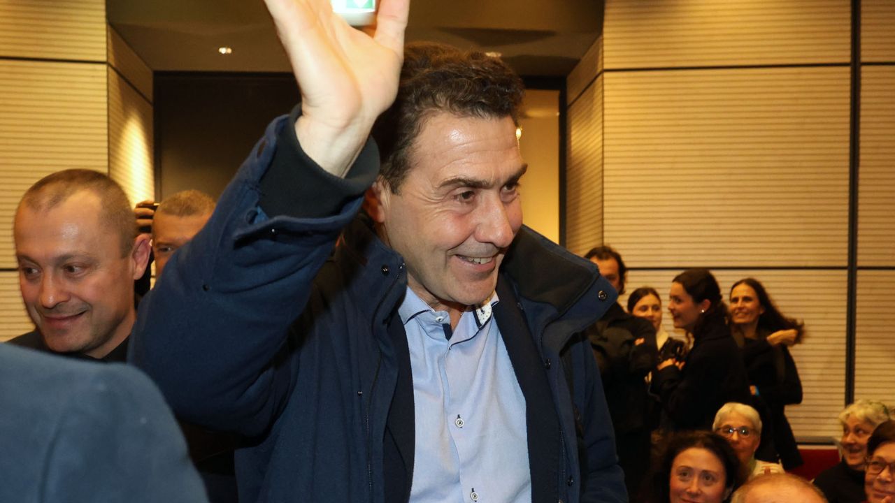 Vannacci al 3,6% scuote il centrodestra: “Futuro Nazionale” cresce, FdI e Lega arretrano nei sondaggi SWG