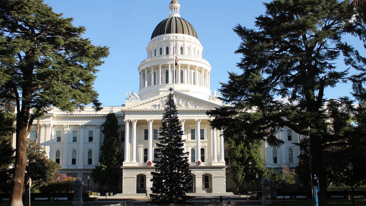 Board of Peace, cos’è e chi c’è davvero dentro: il “club d’affari” voluto da Trump che domani debutta a Washington tra Gaza, soldi e diffidenze