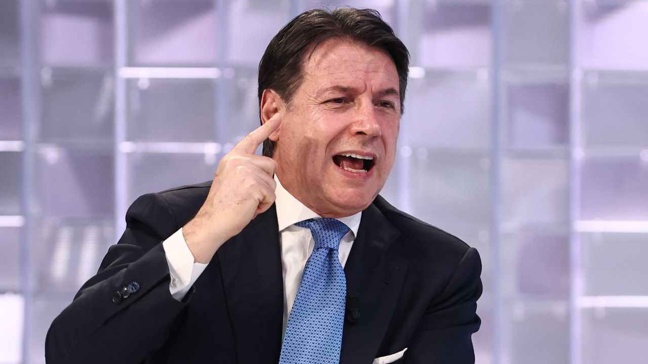 Scontro politico in Italia per il Board of Peace: Conte attacca, Tajani corre a Washington