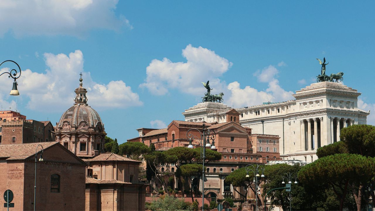 Via Panisperna tra le strade più belle d’Europa: i costi al metro quadro per vivere nel cuore di Roma