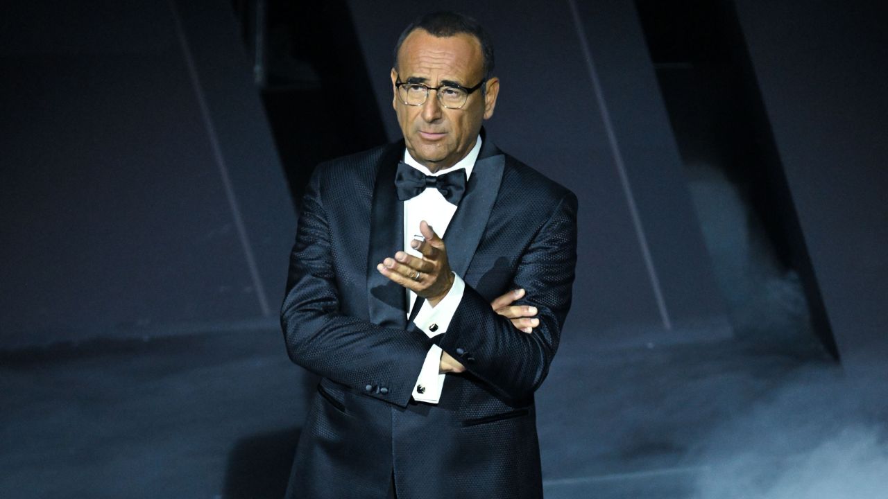 Sanremo è la dimostrazione plastica che Carlo Conti sa ascoltare il rumore e trasformarlo in ritmo