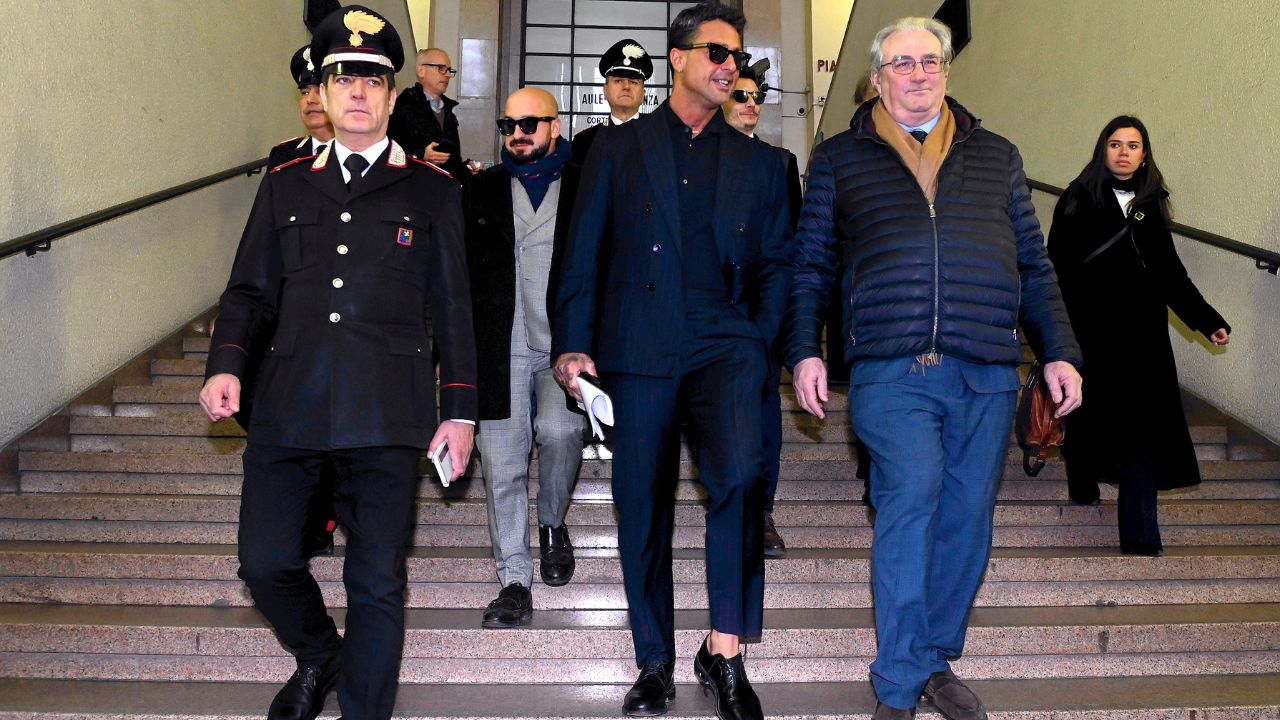 Mediaset porta Corona in tribunale e lo accusa di “agguato mediatico”: negli atti spunta anche l’ombra dell’aggiotaggio e del danno “di valore”