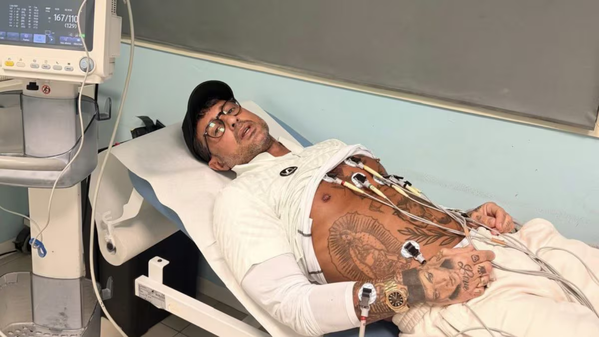 Dimesso dopo il ricovero per infezione grave, Fabrizio Corona vola a Napoli: evento pubblico poche ore dopo l’uscita dall’ospedale