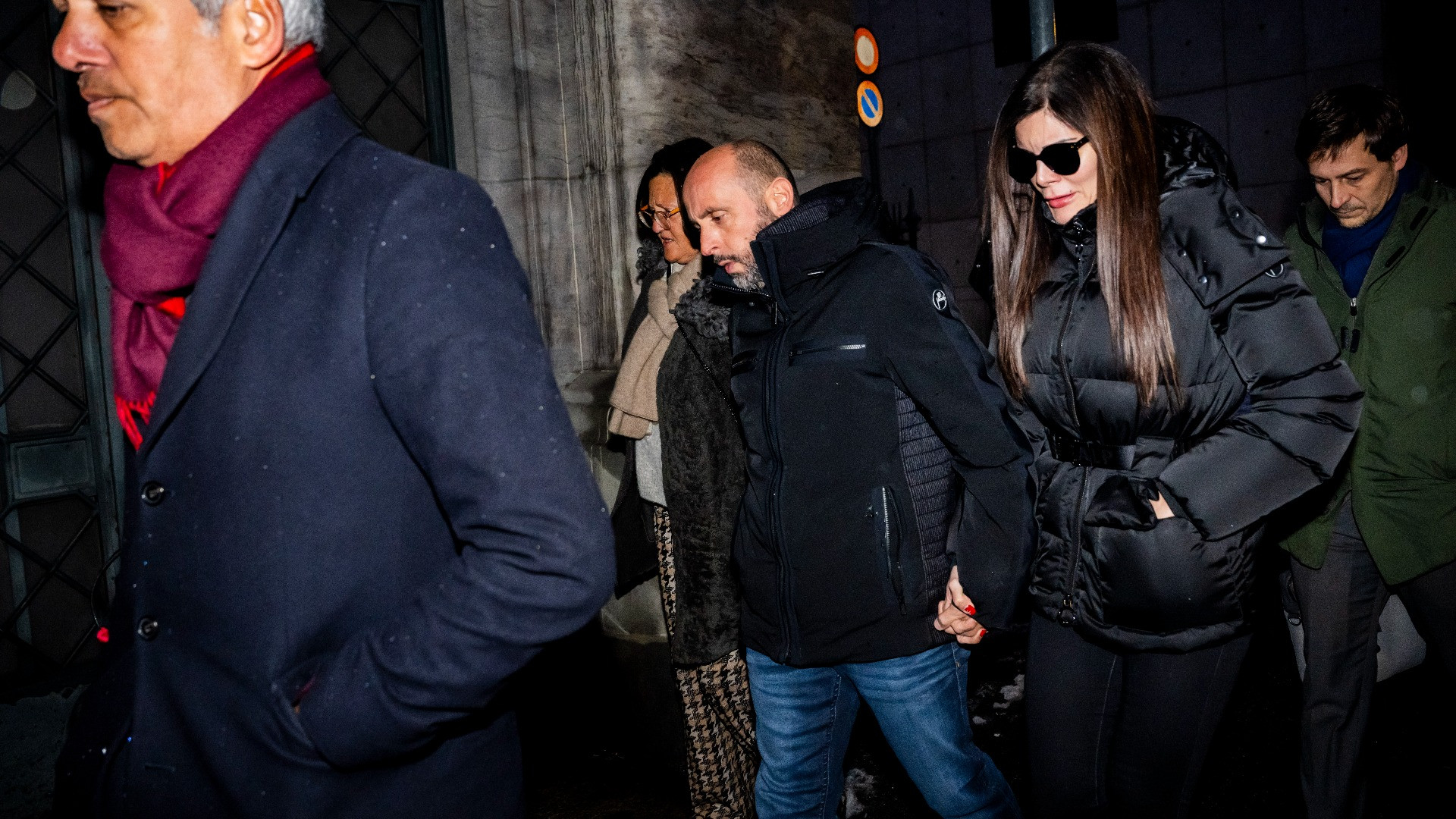 Incendio al Constellation, il buttafuori accusa: “Le porte di sicurezza dovevano restare chiuse”. E racconta: “Ho visto Jessica Moretti scappare”