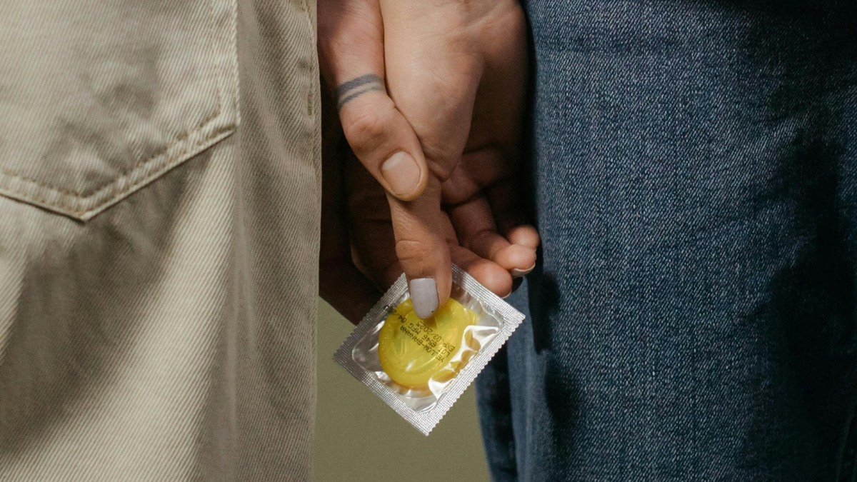 Toglieteci tutto, ma non il sesso: alle Olimpiadi di Milano-Cortina scoppia la “rivolta dei preservativi” finiti in tre giorni