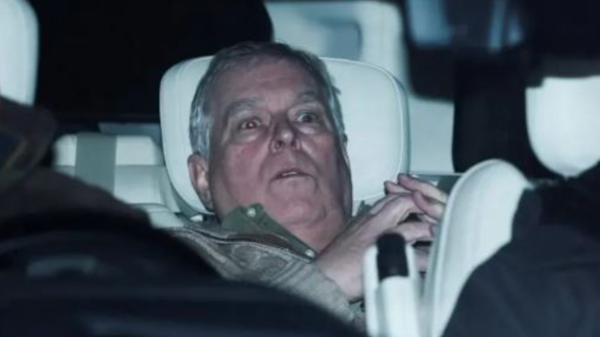 L’ex principe Andrea rilasciato dopo 12 ore: indagato per “misconduct in public office” nel caso Epstein, perquisizioni al Royal Lodge